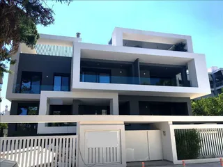 Complex in Vouliagmeni in Vouliagmeni