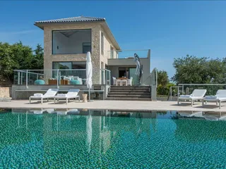 8 villas complex in Akrotiri