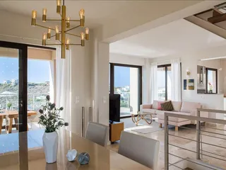 8 villas complex in Akrotiri