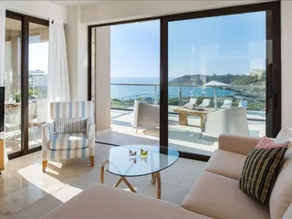 8 villas complex in Akrotiri