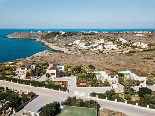 8 villas complex in Akrotiri