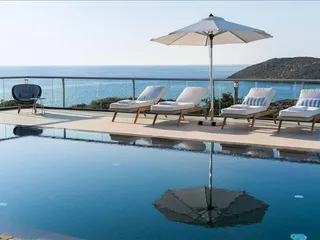 8 villas complex in Akrotiri