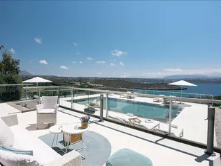 8 villas complex in Akrotiri