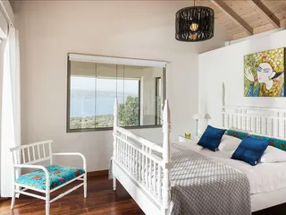 8 villas complex in Akrotiri
