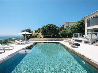 8 villas complex in Akrotiri