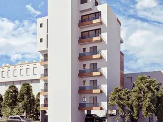Plus 6 in Piraeus
