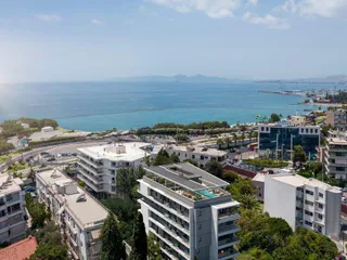 beyond in Alimos