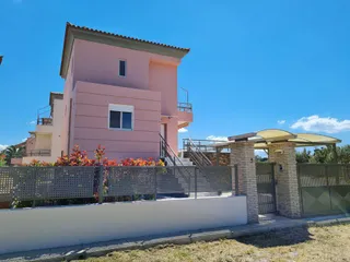 Maisonettes in Loutraki in Loutraki