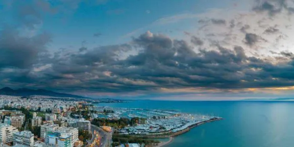 QUEEN AMALIAS RESIDENCES in Alimos