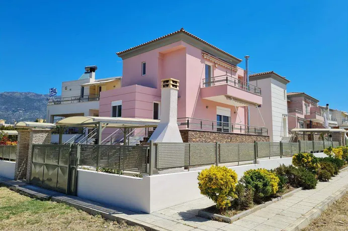 Maisonettes in Loutraki in Loutraki