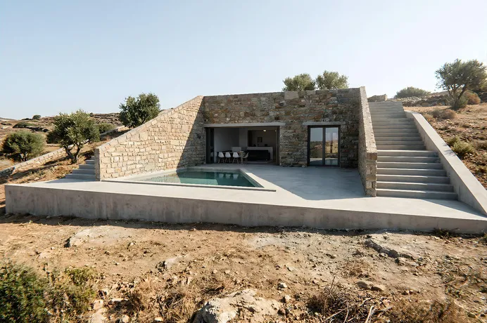 Petrousa in Kithnos