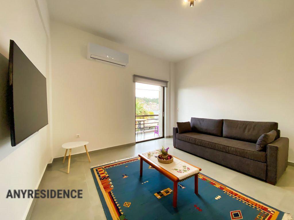 2 room apartment in Galatas, photo #3, listing #2365586